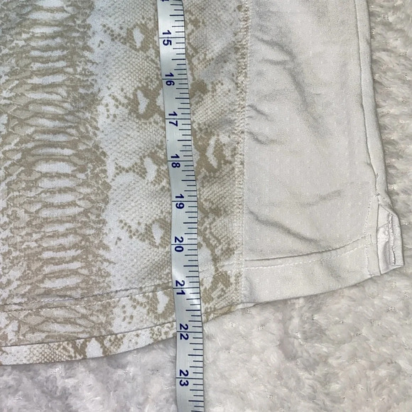 SanSoleil Sun Proof UPF 50 Golf Long Sleeve Snake Skin Top - Picture 9 of 12